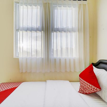 Super Oyo 90778 River Inn Malioboro Джокьякарта Экстерьер фото