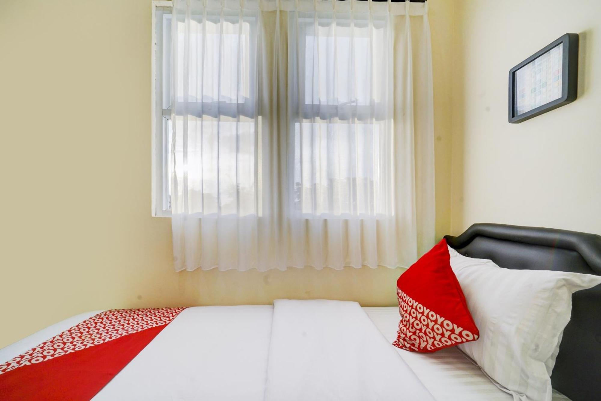 Super Oyo 90778 River Inn Malioboro Джокьякарта Экстерьер фото