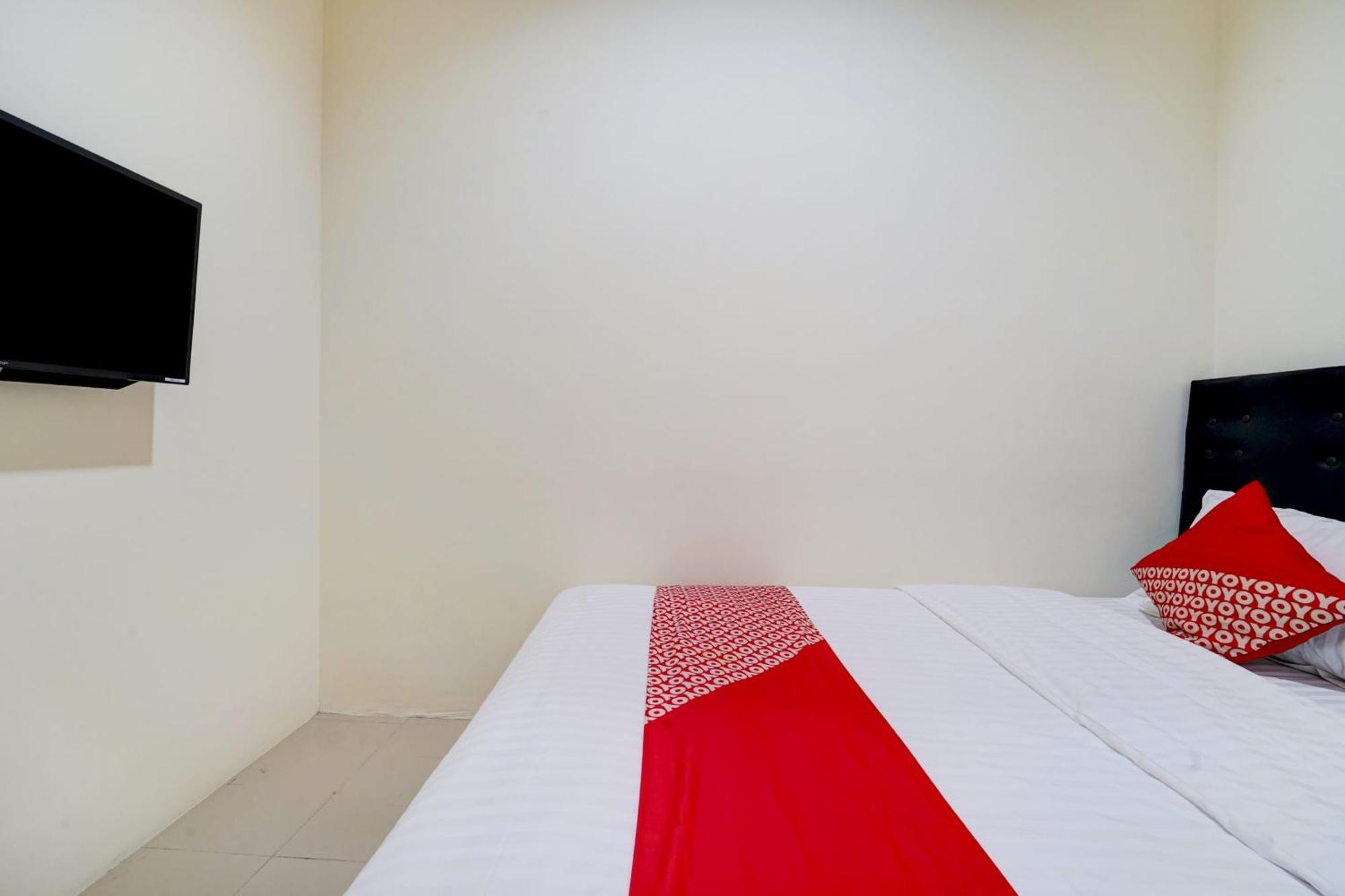 Super Oyo 90778 River Inn Malioboro Джокьякарта Экстерьер фото