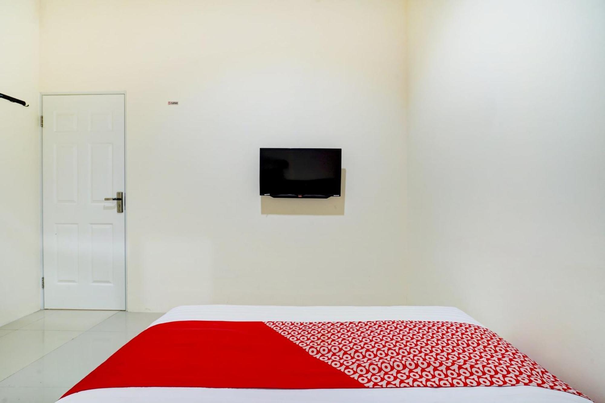 Super Oyo 90778 River Inn Malioboro Джокьякарта Экстерьер фото