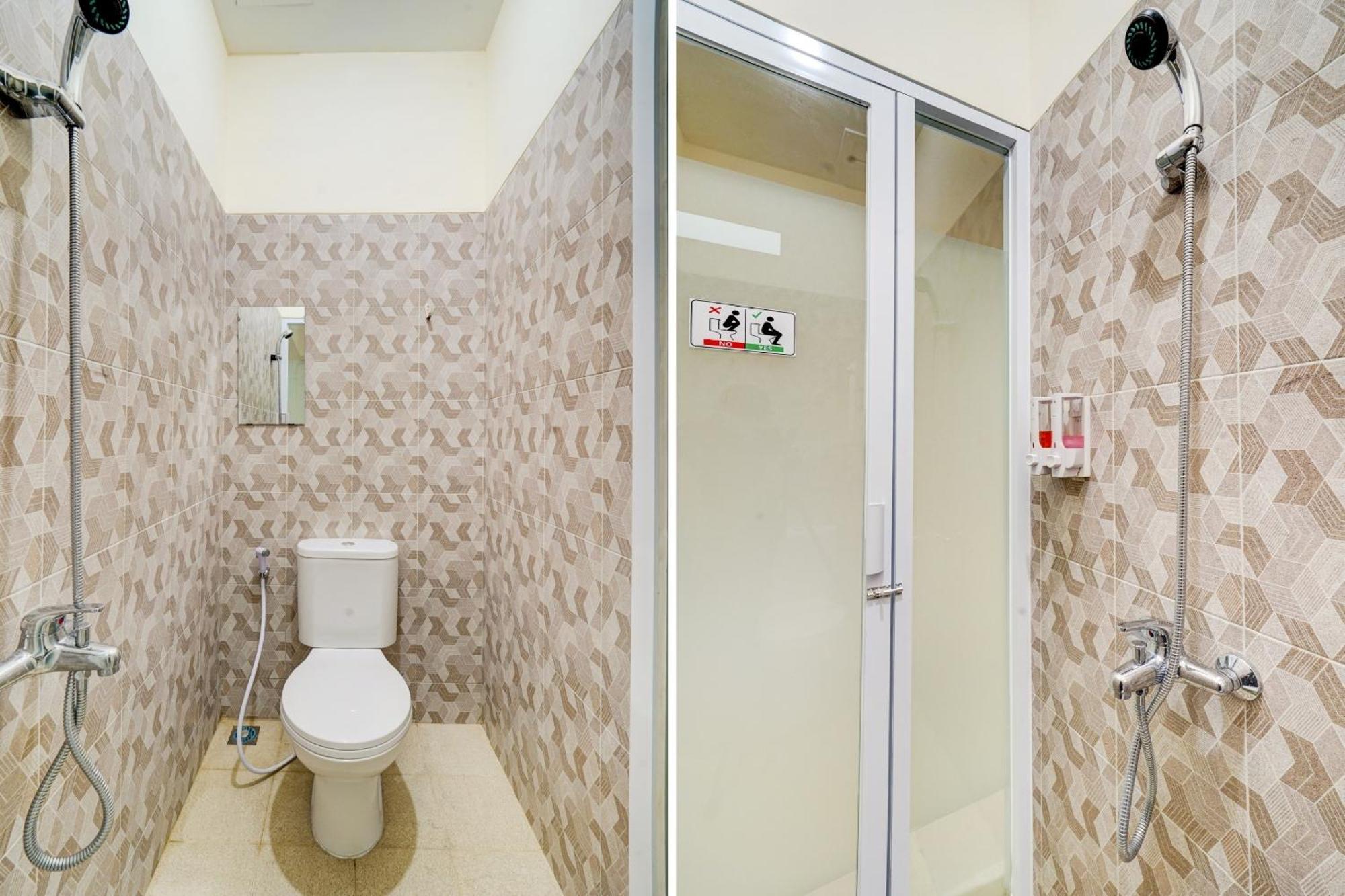 Super Oyo 90778 River Inn Malioboro Джокьякарта Экстерьер фото
