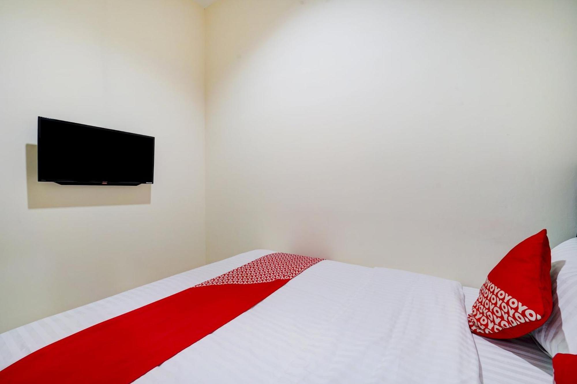 Super Oyo 90778 River Inn Malioboro Джокьякарта Экстерьер фото